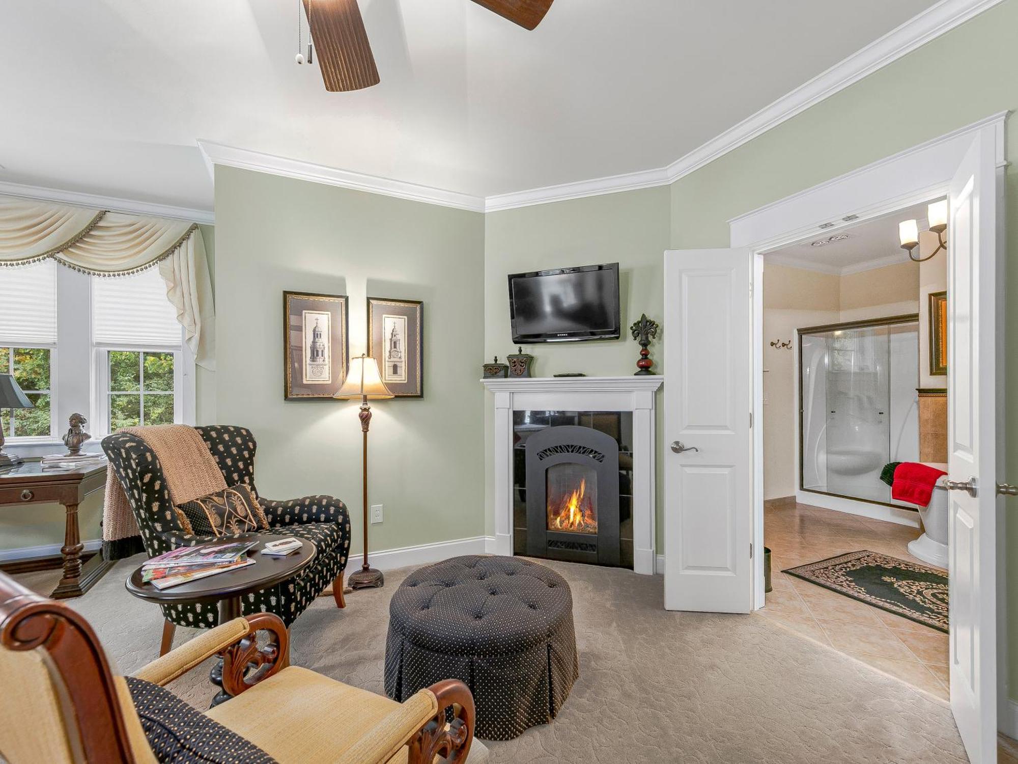 Bed & Breakfast On Tiffany Hill Mills River Room photo