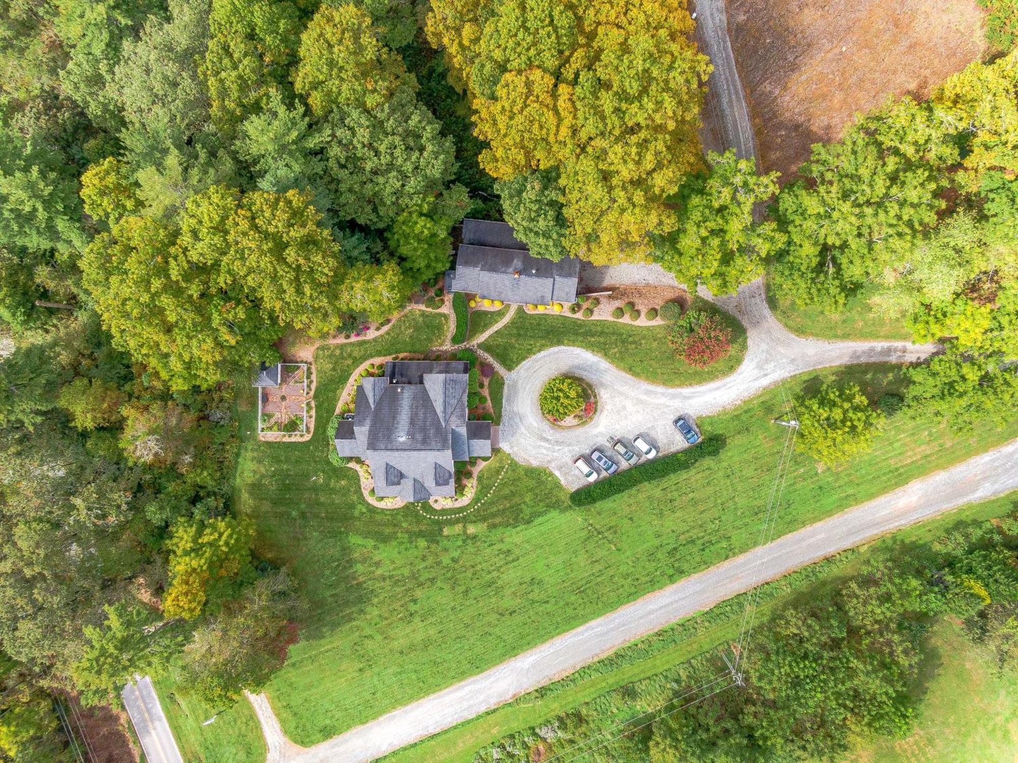 Bed & Breakfast On Tiffany Hill Mills River Exterior photo
