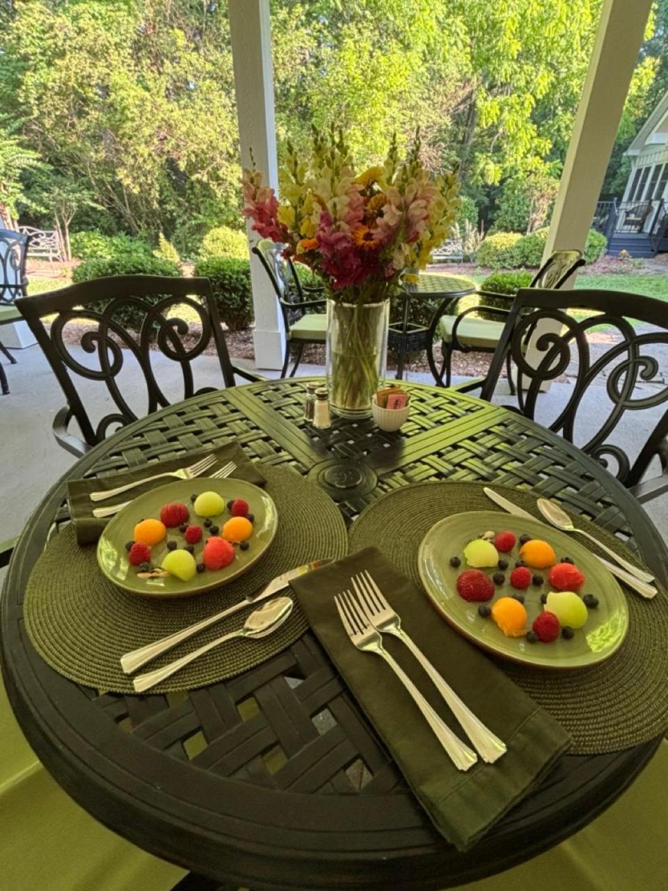 Bed & Breakfast On Tiffany Hill Mills River Exterior photo