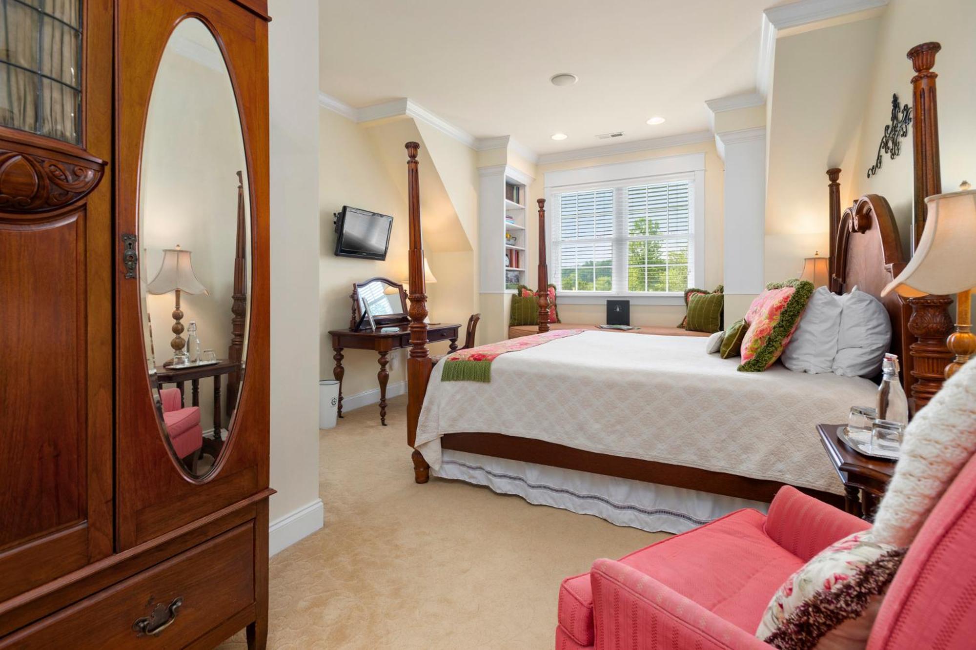 Bed & Breakfast On Tiffany Hill Mills River Room photo