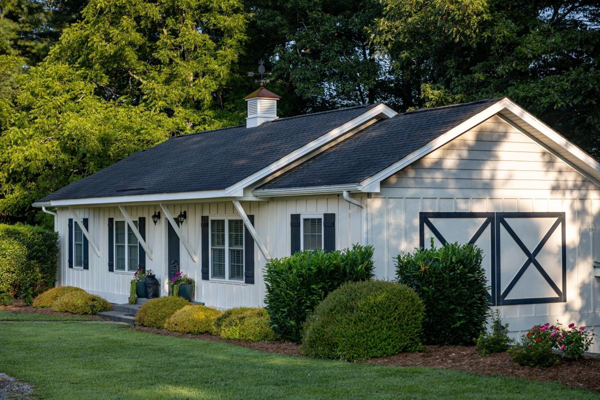Bed & Breakfast On Tiffany Hill Mills River Exterior photo